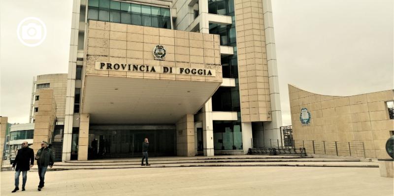 Nuovo Palazzo della Provincia, tutte le “inadempienze” di Cela. Che invece dovrebbe conoscere per obbligo di legge Casarella  